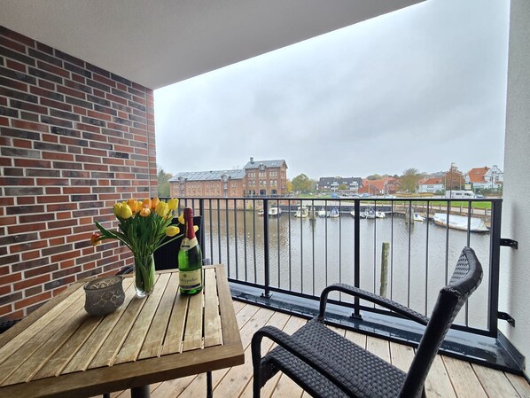 Unclassified image, 1 of 11, button - Ferienwohnung NorderHafen - Welcome to the modern vacation apartment (Norden)