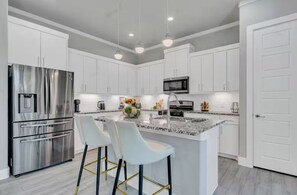 Private kitchen - Luxury 4-Bdr Urban Oasis Minutes to Downtown (Dallas)