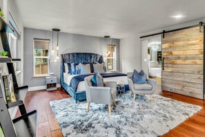 4 bedrooms, WiFi, bed sheets