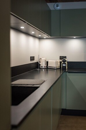 Fridge, oven, dishwasher, toaster