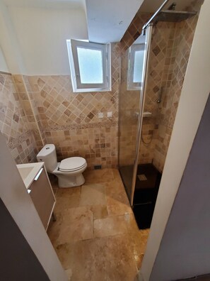 Bruser, håndklæder, Sæbe, Toiletpapir