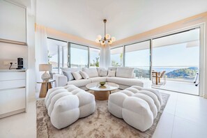 Téléviseur, bureau