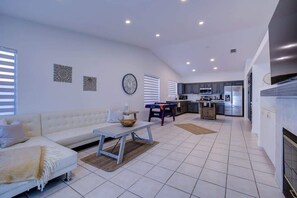 TV - Desert Dream Getaway with Private Pool & BBQ (Indio)