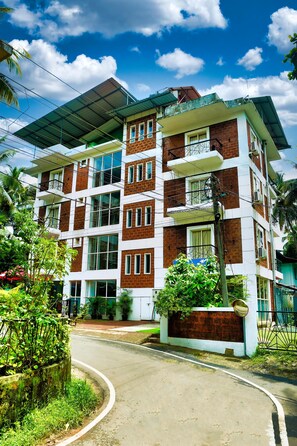 ด้านหน้าที่พัก