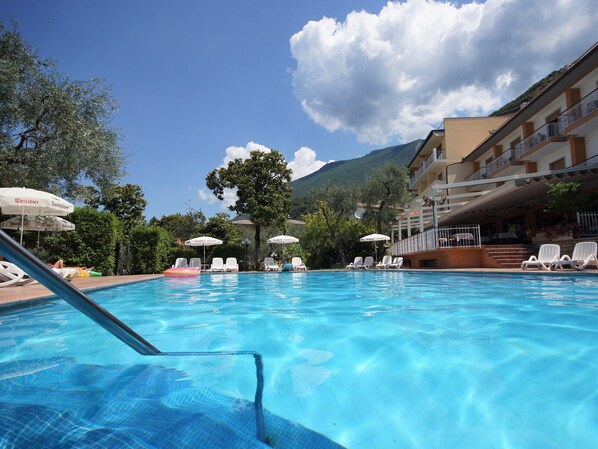 Classic Apartment, 1 Bedroom | Pool | Outdoor pool - Residence al Parco in Malcesine Near Lake (Malcesine)