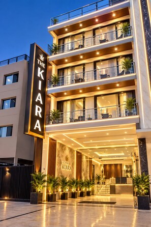 Front of property - Hotel Kiara Delhi Airport (New Delhi)
