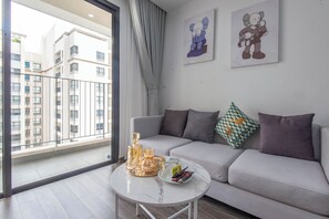 Svit Deluxe - utsikt mot staden | 1 sovrum och gratis wi-fi