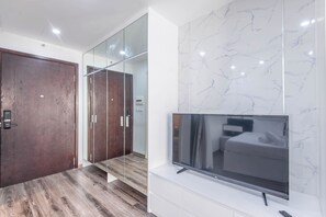 华丽套房, 城市景观 | 浴室 | 免费洗浴用品、吹风机、拖鞋、毛巾