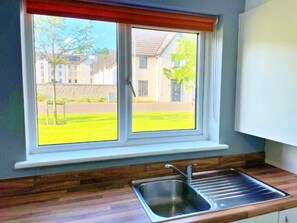 Interior - Newbuild - 3 bedrooms, 2 baths,5 mins from airport

 (Edinburgh)