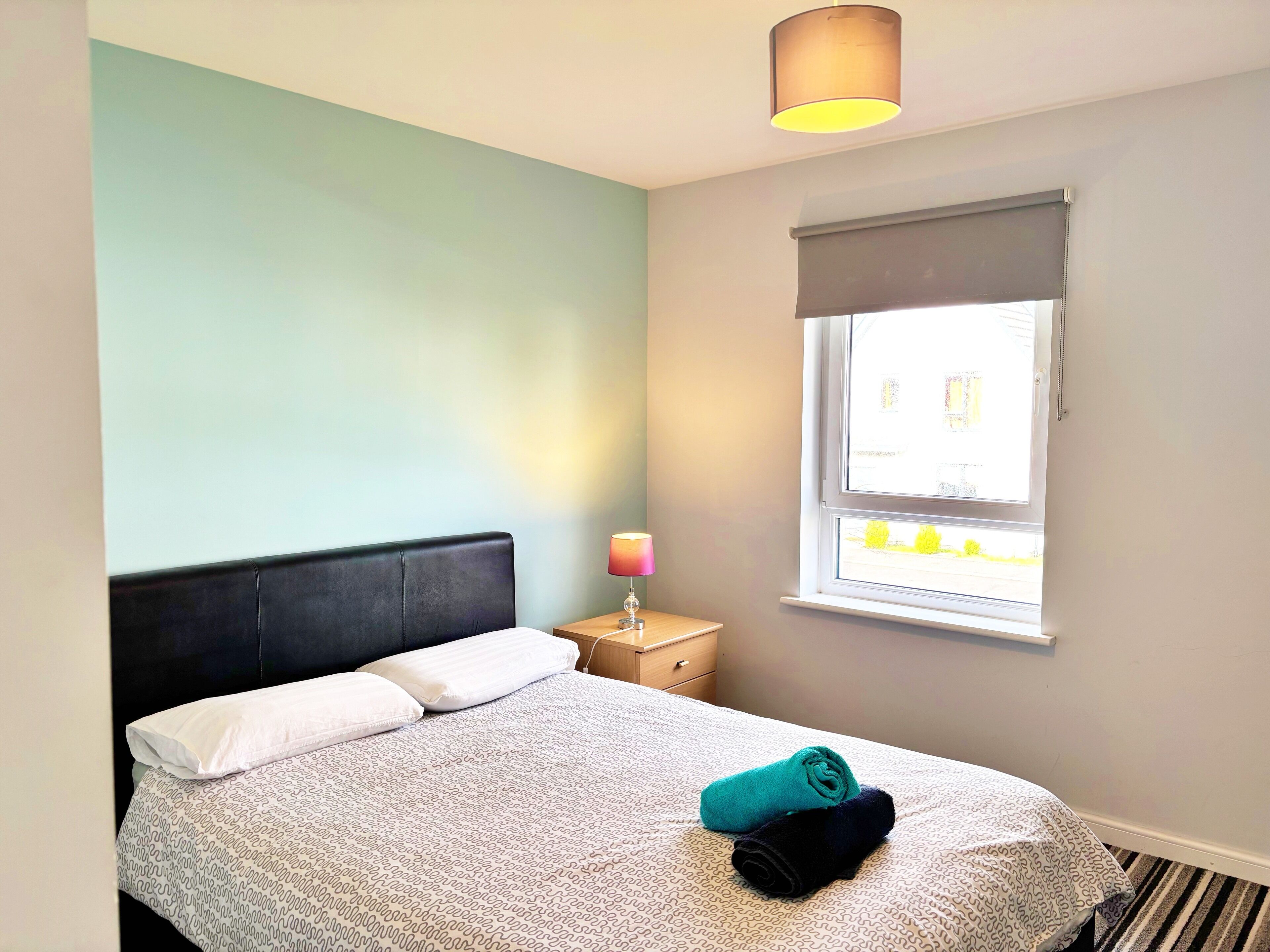 3 chambres, fer et planche à repasser, Wi-Fi, draps fournis