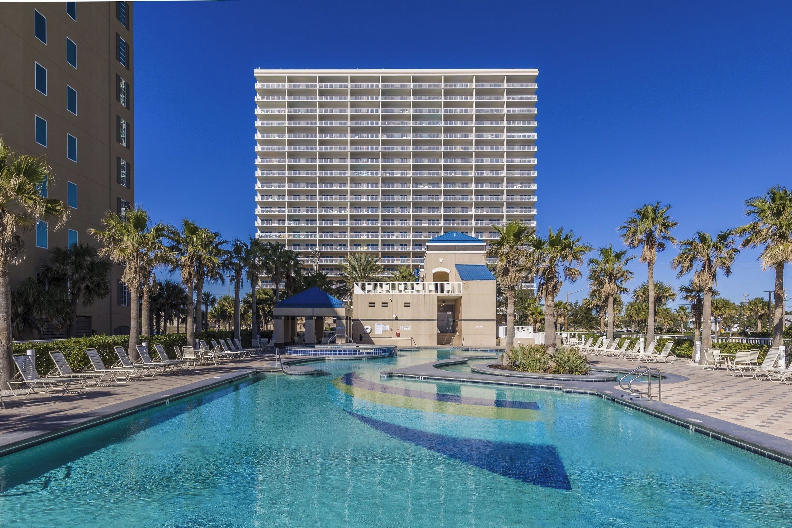 Indoor pool, 2 outdoor pools