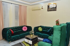 Smart-TV, bøker, PC-skjermer og printere