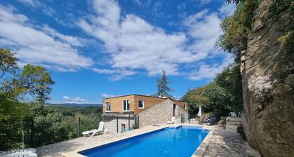 Ferienhaus für 10 Gäste mit privatem Pool