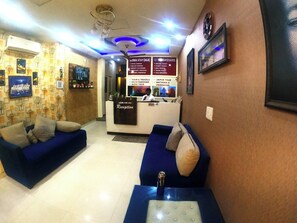 Reception - HOTEL DV PLAZA INN Near Delhi Airport (New Delhi)