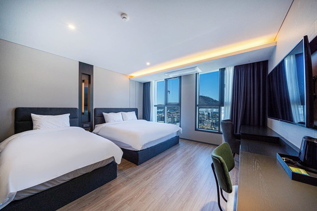 In-room safe, desk, laptop workspace, blackout curtains