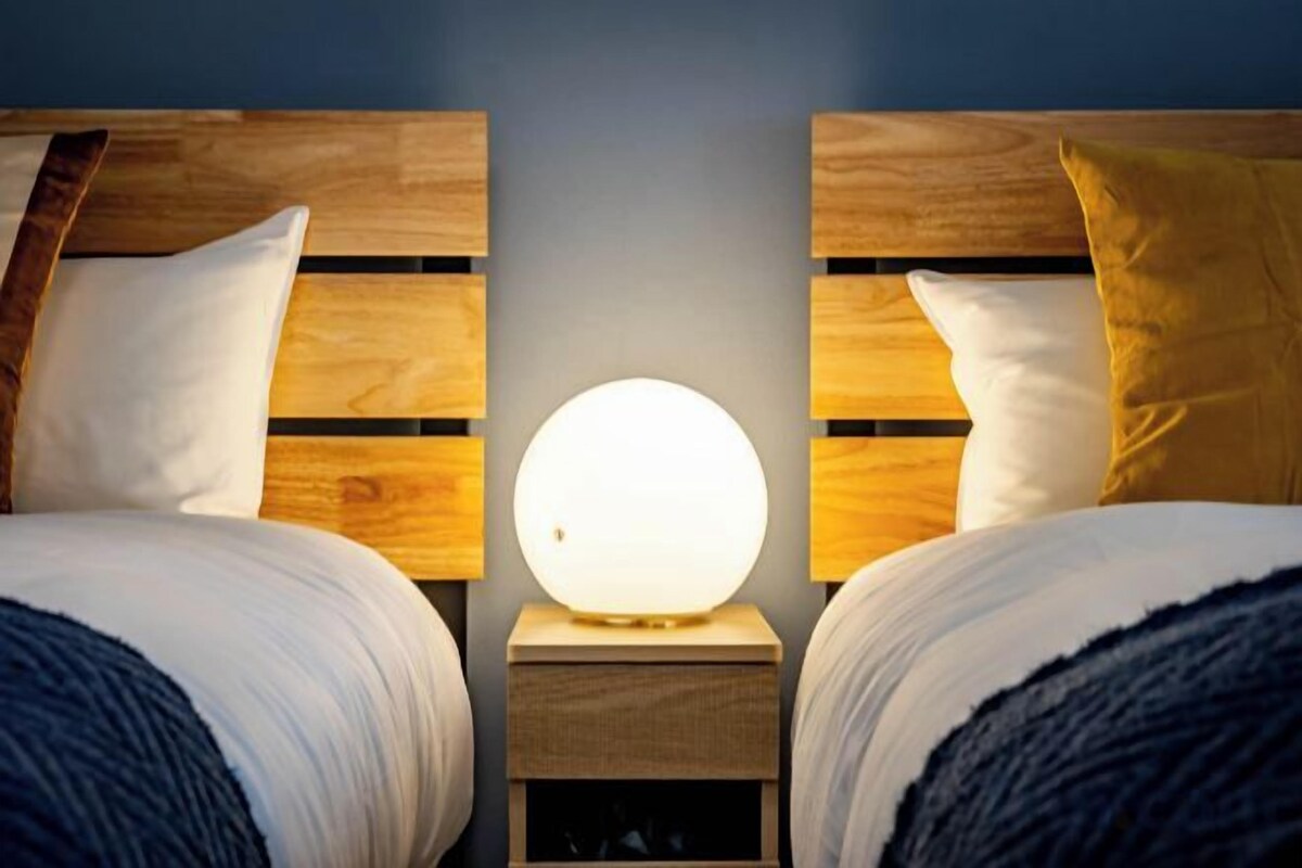 2 chambres, literie de qualité, rideaux d’obscurcissement