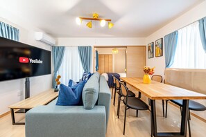 Living area - Promenade Hanazono (Osaka)