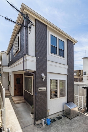 Exterior - Promenade Hanazono (Osaka)