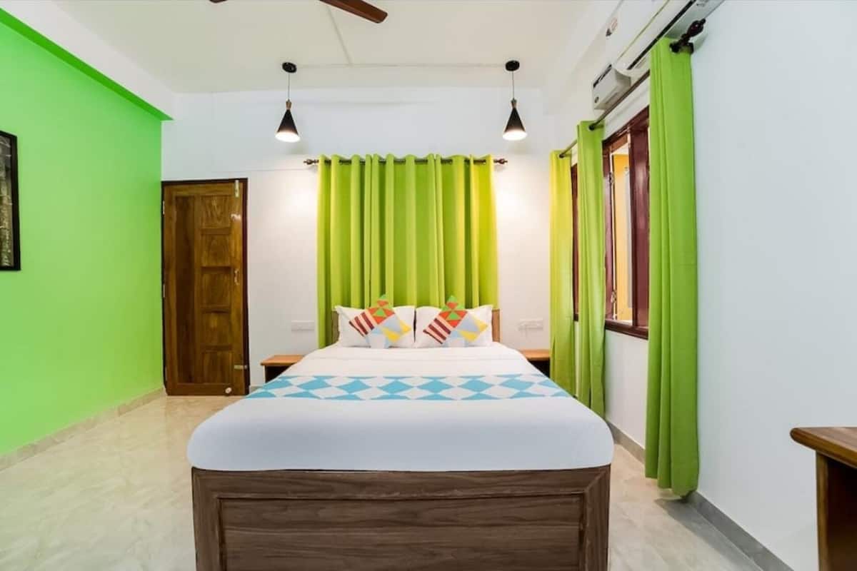 WiFi (free), bed sheets