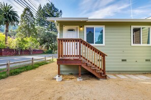 Exterior detail - Steps to Russian River: Peaceful Monte Rio Retreat (Monte Rio)