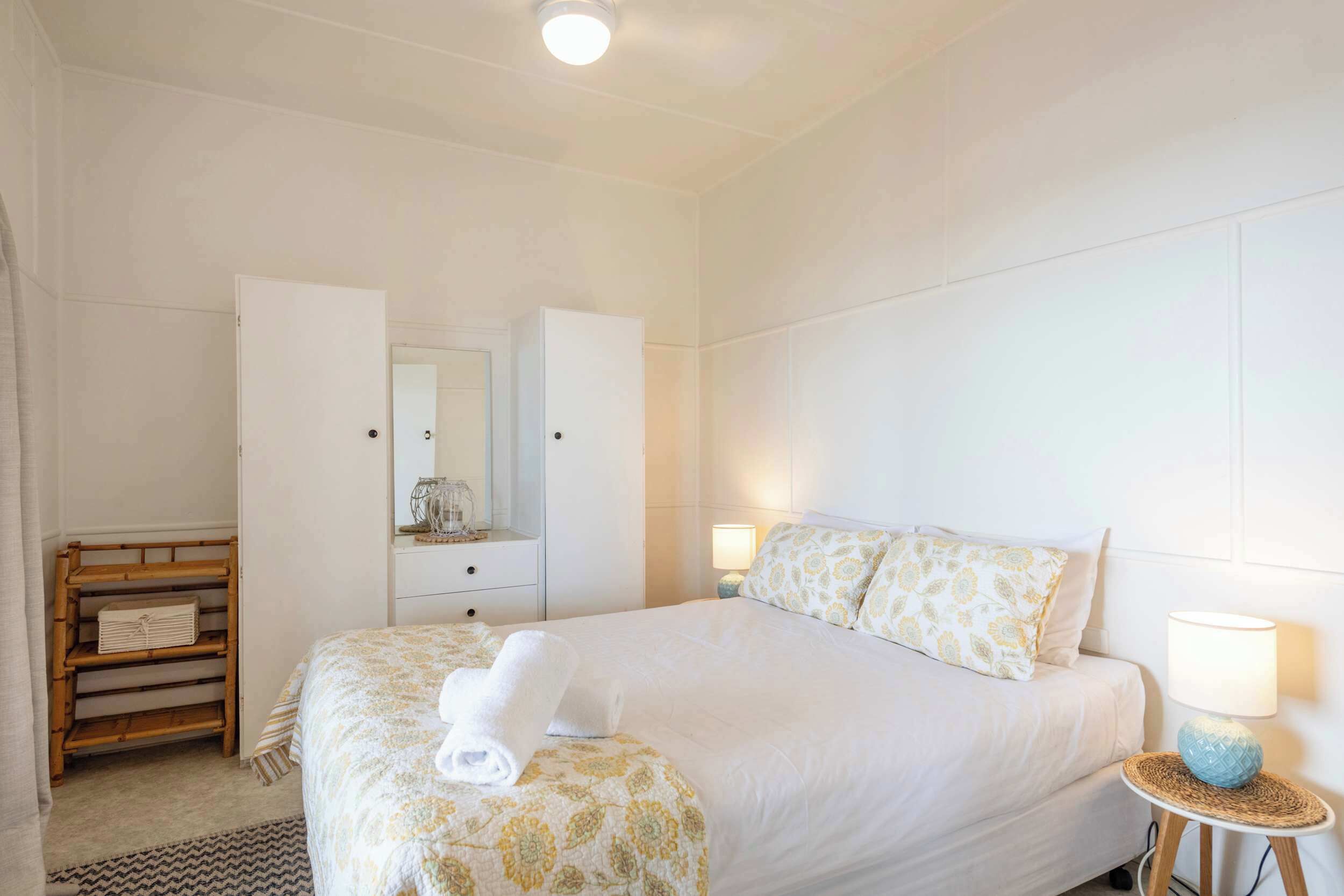 2 chambres, fer et planche à repasser, Wi-Fi, draps fournis