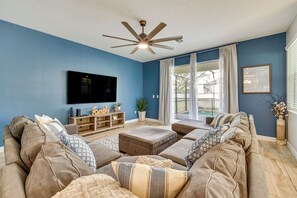TV, video games, offices - Private Pool & Game Room: Family Vacation Rental (Kissimmee)