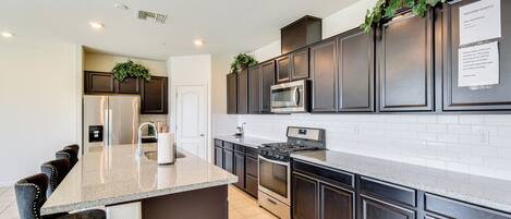 Fridge, microwave, stovetop, dishwasher