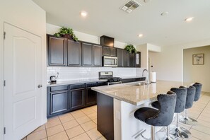Fridge, microwave, stovetop, dishwasher - WFH-Friendly Getaway w/ Yard in Manteca! (Manteca)