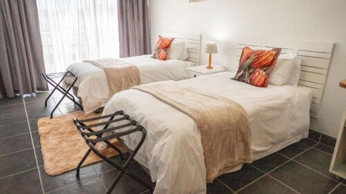 Four Seasons Struisbaai