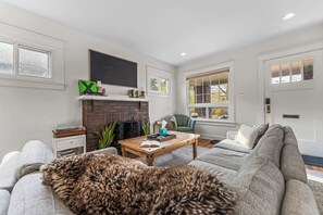 TV, fireplace, offices