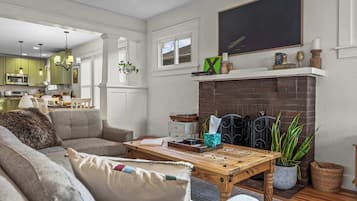 TV, fireplace, offices