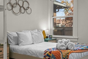 3 bedrooms, desk, iron/ironing board, travel cot