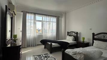 3 bedrooms, iron/ironing board, WiFi, bed sheets