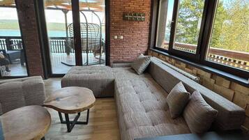 Télévision, cheminée