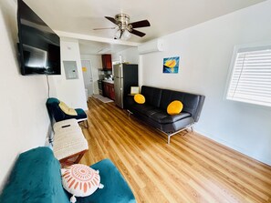 Smart TV - Westside Magic 3bed 2 bath house in terrific westside of oahu!  (Nanakuli)