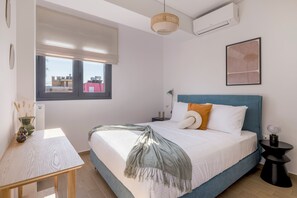 3 habitaciones, escritorio, tabla de planchar con plancha y wifi gratis 
