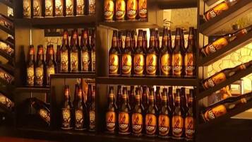 Bar (trong khuôn viên)