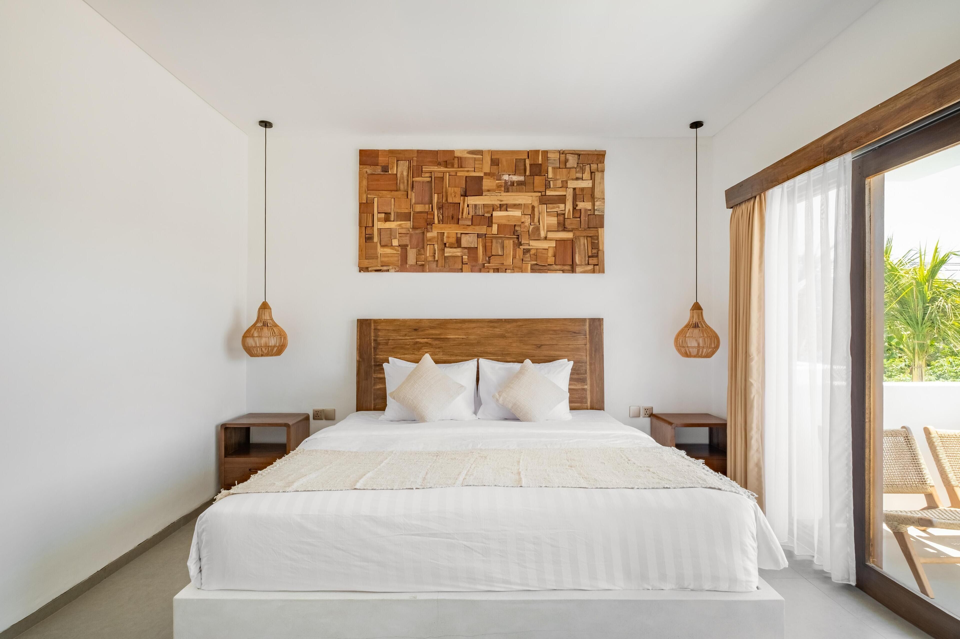 Deluxe-suite - udsigt til pool | Minibar, pengeskab på værelset, skrivebord