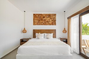 Minibar, coffres-forts dans les chambres, bureau