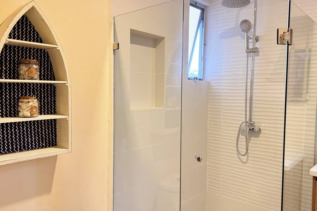 Een douche, een haardroger
