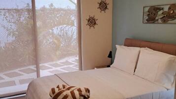 2 bedrooms, desk, free WiFi, bed sheets
