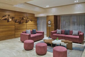 Lobby lounge - The Fern Residency Ahmedabad, Ellisbridge, Series by Marriott (Ahmedabad)