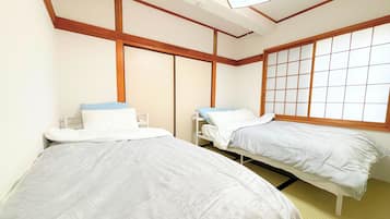 2 bedrooms, desk, iron/ironing board, free WiFi