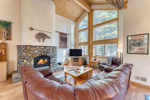 Hansel by AvantStay | Pool Table, 5mins to Skiing