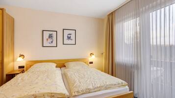 1 bedroom, free WiFi, bed sheets