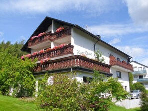 Exterior - Apartment 'Haus Erika - Ferienwohnung 2' with Shared Garden, Balcony and Wi-Fi (Willingen (Upland))