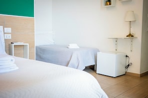 Tripla Deluxe Con Balcone - Napoli Central Gate (Naples)