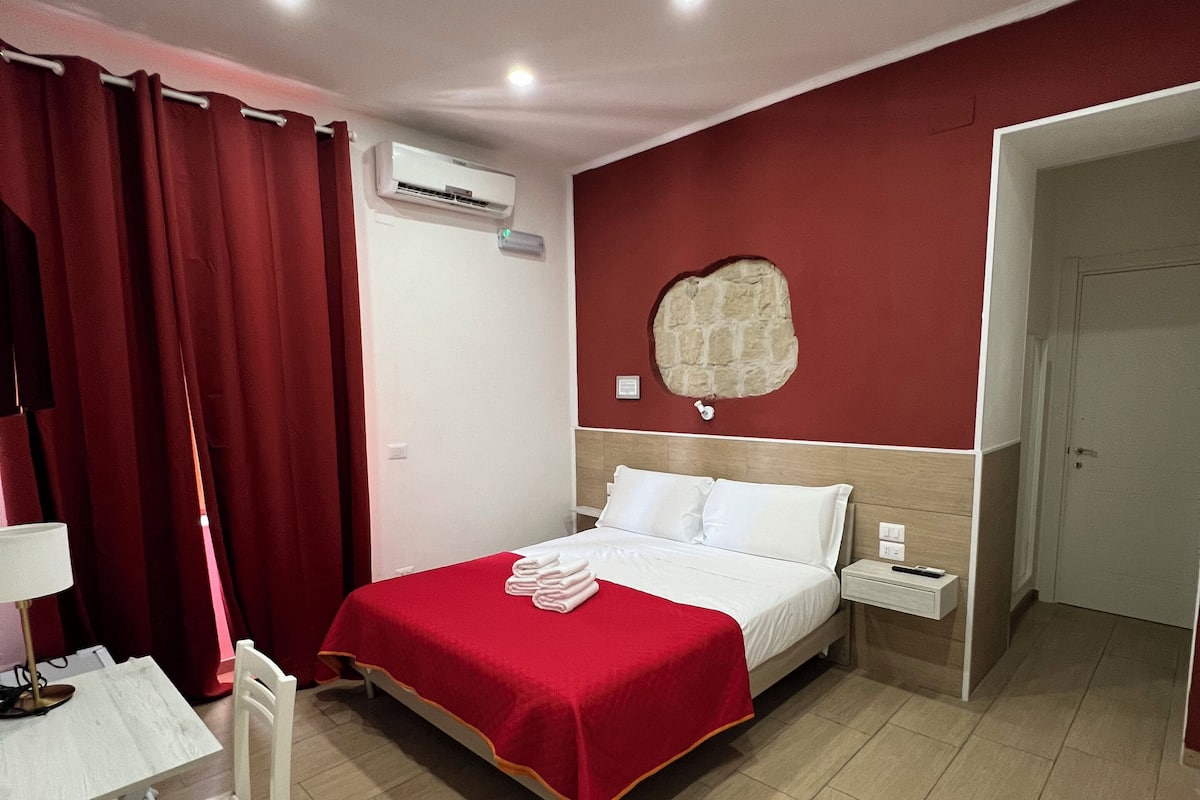 Matrimoniale Economy | In-room safe, free WiFi, bed sheets