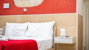 In-room safe, free WiFi, bed sheets