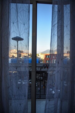Tripla Deluxe Con Balcone | In-room safe, free WiFi, bed sheets - Napoli Central Gate (Naples)